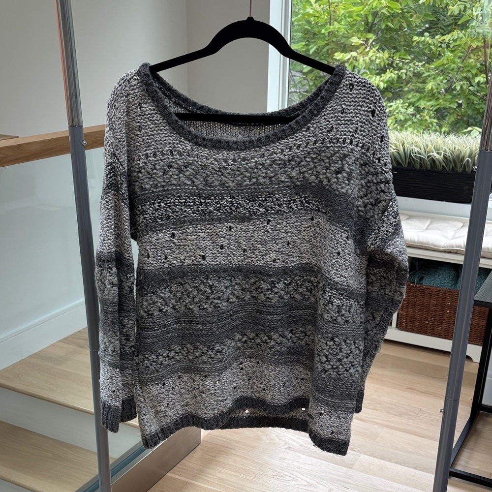 Abercrombie & Fitch Textured Gray Sweater